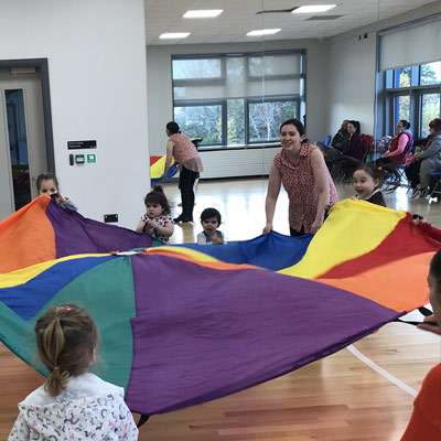 Parachute fun at ReelTots Irish Dancing Class